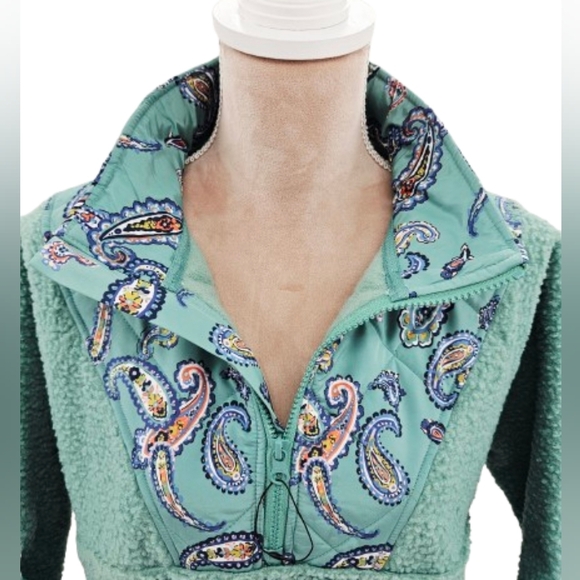 NWOT Vera Bradley Teddy Fleece Pullover Quarter Zip - Picture 2 of 9
